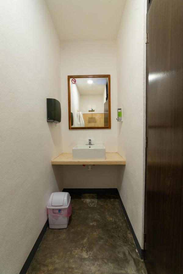 New Friends Hostel & Bar Adults Only Valladolid  Zewnętrze zdjęcie